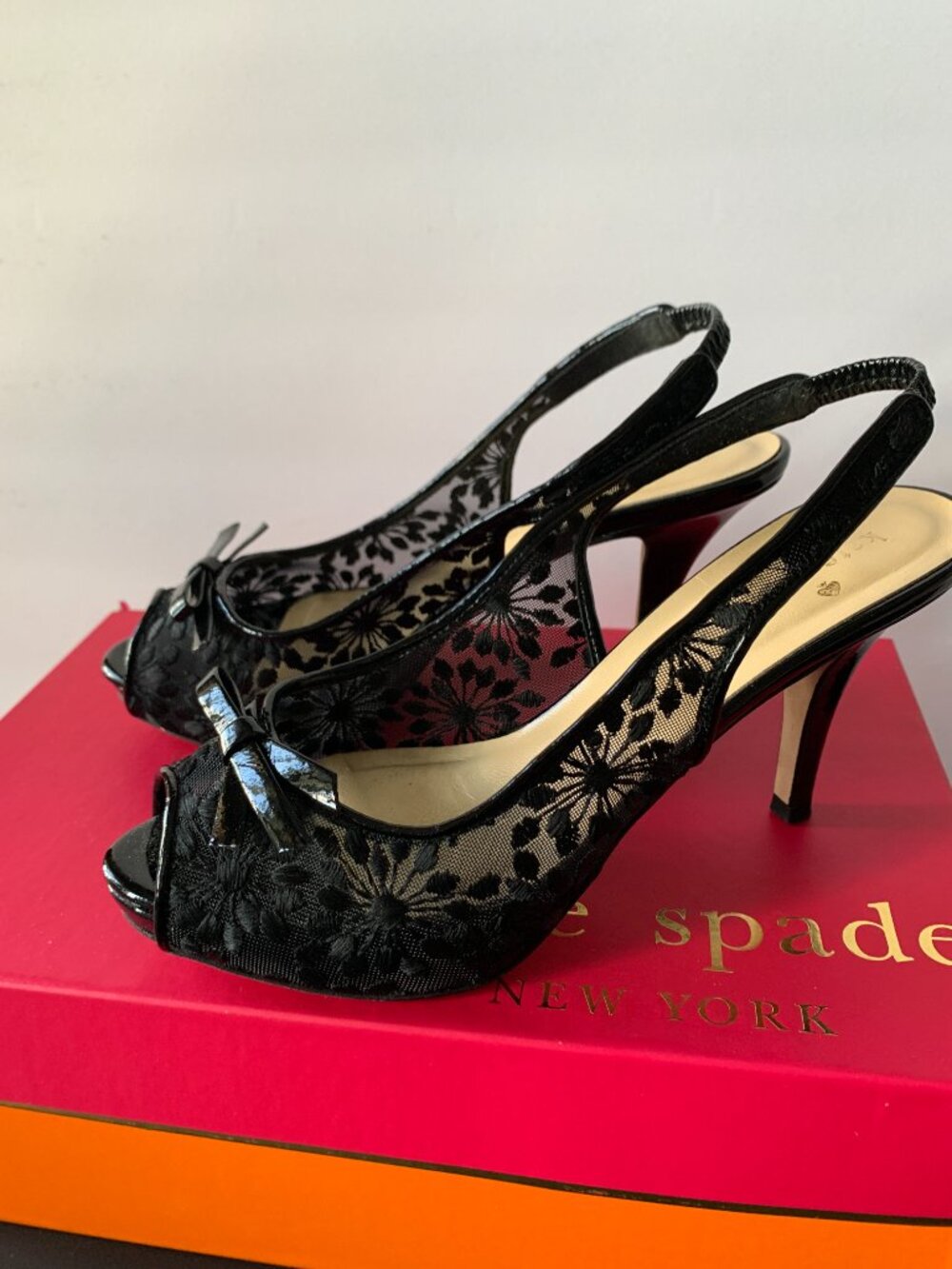 KATE SPADE BLACK SHOES PEEP TOE SLINGBACK LEATHER CHARLEE SIZE 5 1/2B ITALY